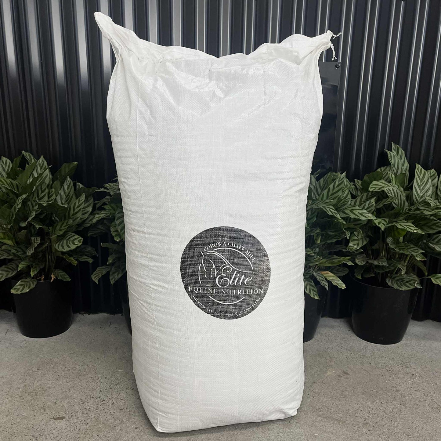 Elite Equine Nutrition - Low Sugar Steam Cut 50/50 Lucerne & Teff Chaff Blend
